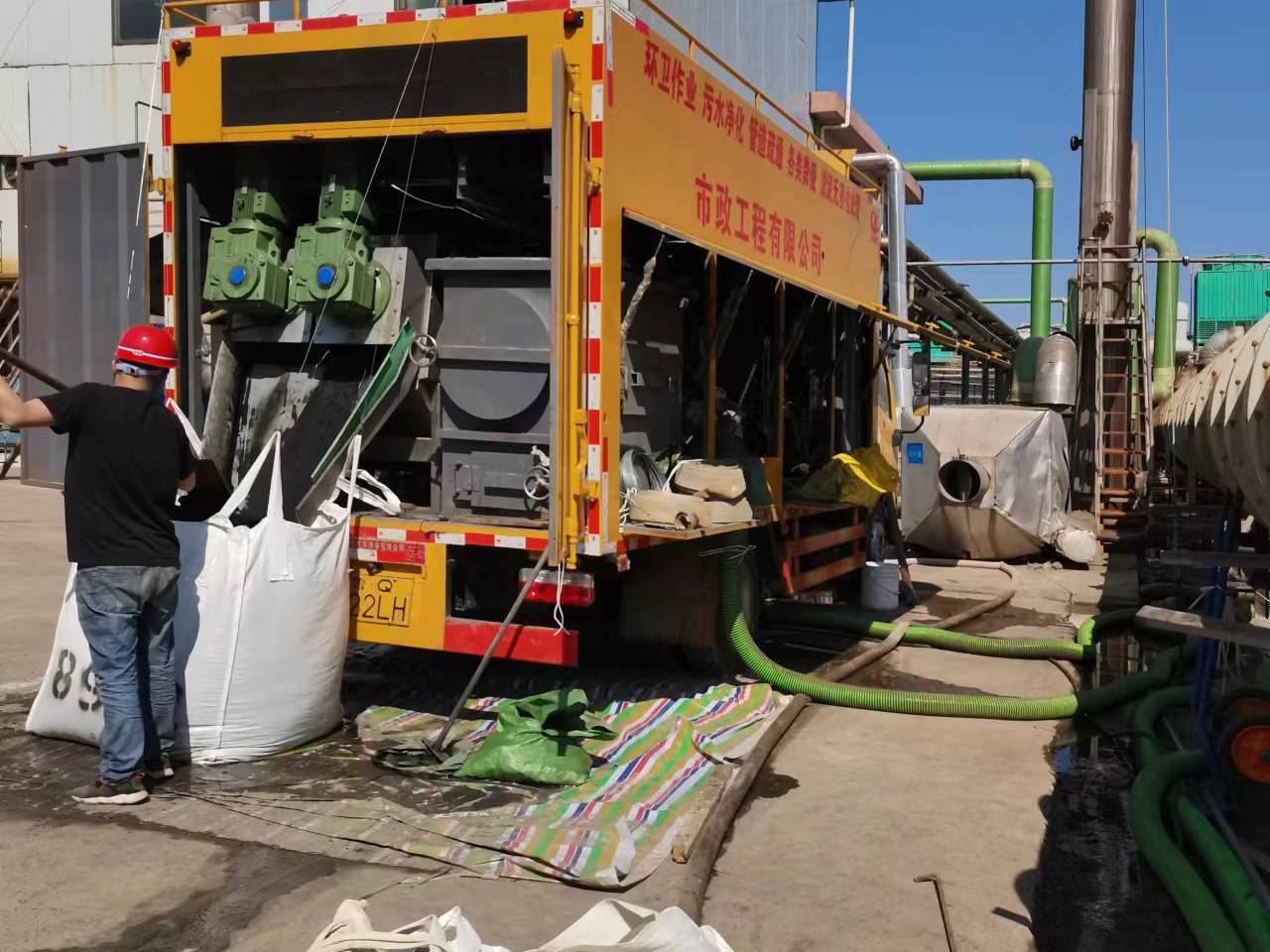 高碑店淤泥压干处理